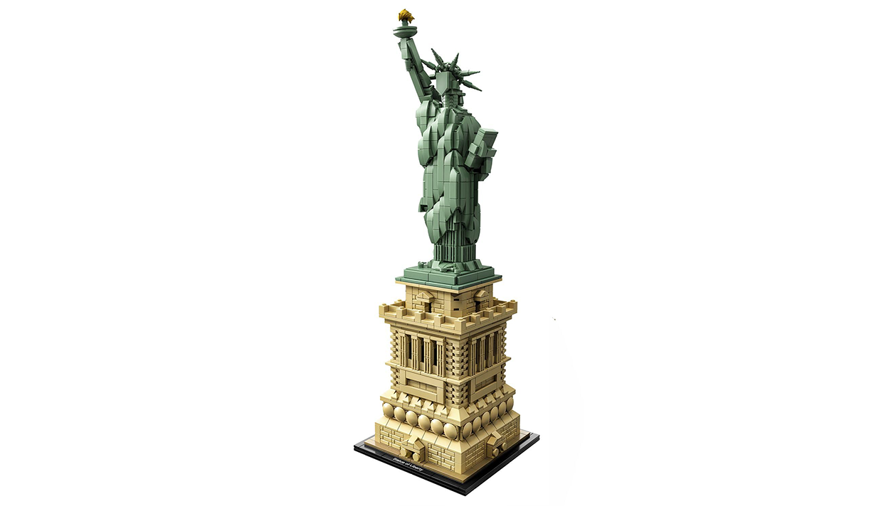 Statue of Liberty LEGO® set (21042).png